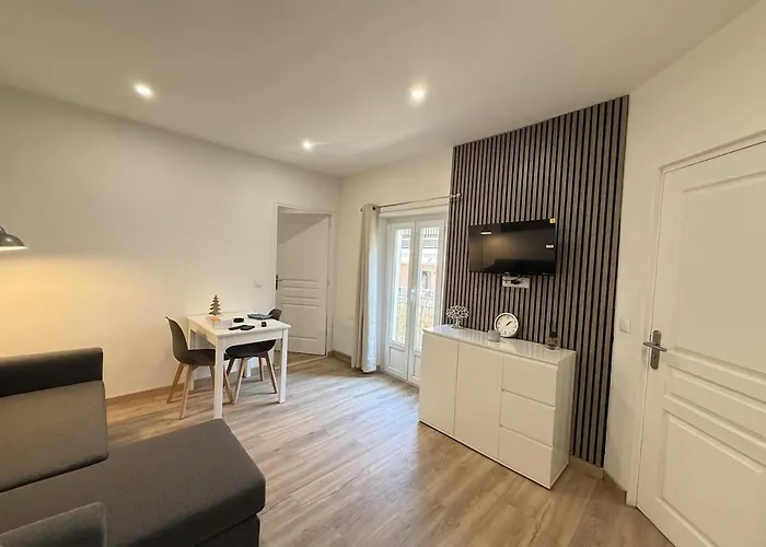Casa Athena, Quartier Vernier Liberation, Centre *